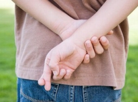 Як батькам виховувати в дітей чесність