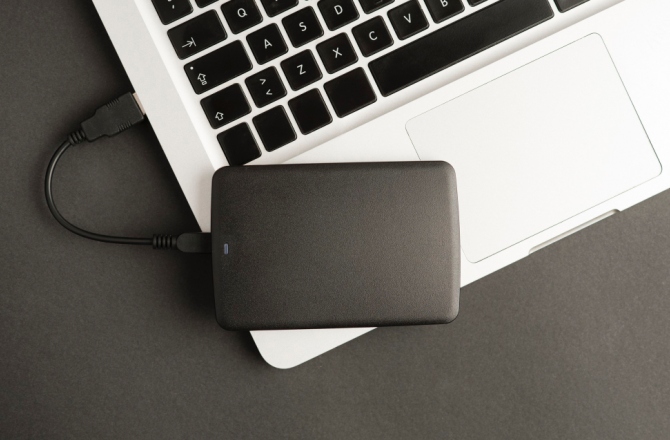 Переносний жорсткий диск: для чого потрібен школяреві