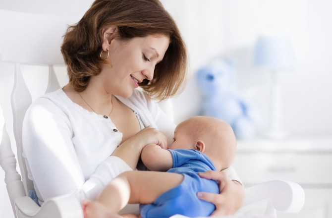 Годування за потреби чи за розкладом: що краще для мами та дитини?