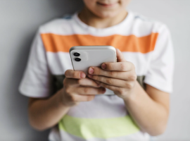 Чому варто вибрати iPhone для школяра? 
