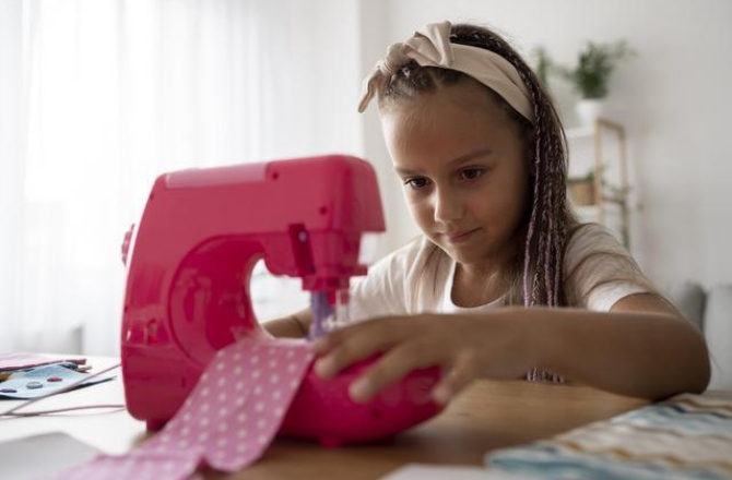 Розвиток дитини через творчість: як допомагає швейна фурнітура