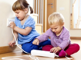 Електробезпека дітей: поради батькам