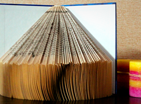 Book Folding Art: книжкова інсталяція руками дитини