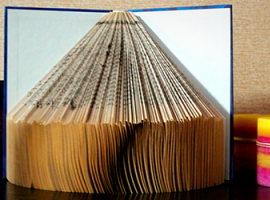 Book Folding Art: книжкова інсталяція руками дитини